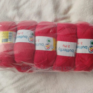 10 Small Balls of Knitting/Crochet Yarn Red.