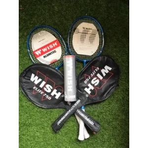 A Pair of WISH Badminton Racket 750 With 6 Shuttlecock.