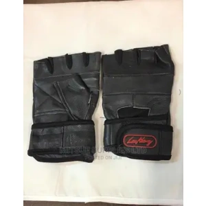 A Pair of Leather Weight Lifting Gloves M/L XL.