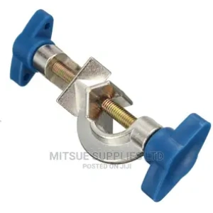 A Set of 5 Retort Boss Head.