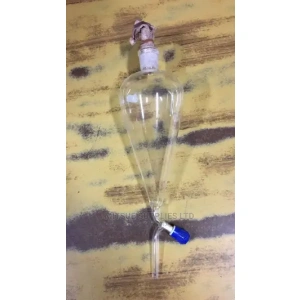 A Pair of Separating Funnel 500ml