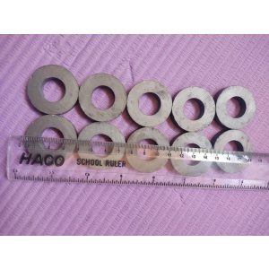A set of 10 Ceramic ring magnet- 3.9cm diameter.