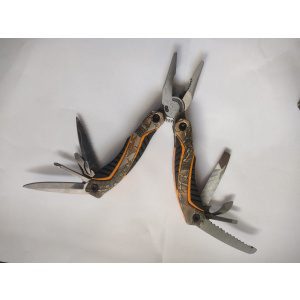 Ace camp stainless steel Camo multi-tool 250G with long nose pliers, standard pliers, wire cutter , knife ,saw, bottle opener, can opener, flathead and Phillips screw drivers