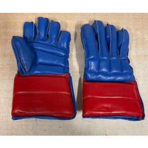 Pair of hockey goalkeeper gloves intermediate size