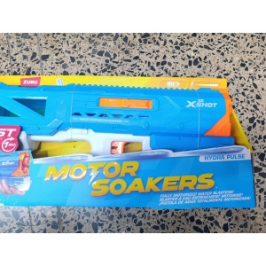 X-shot water soaker 48x26cm fully motorized blaster fast fill with a range of 9 meters