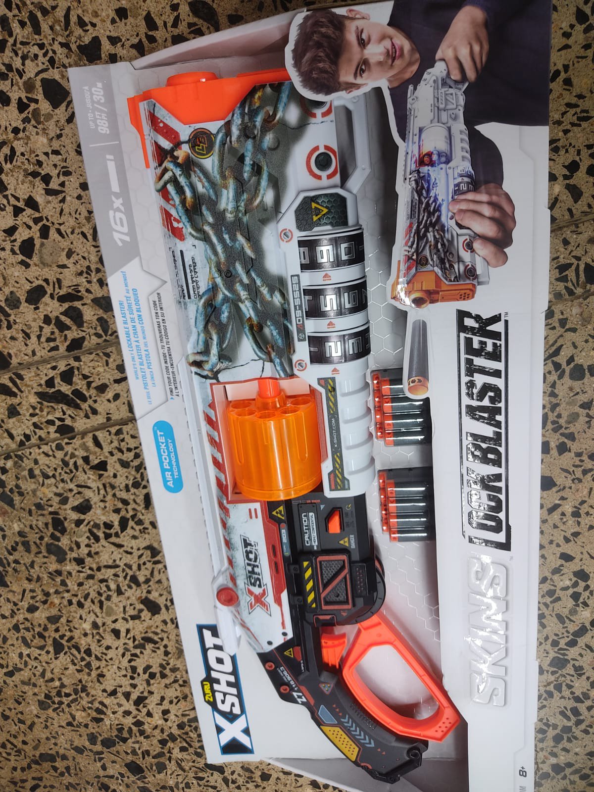 X-shot lockable blaster 55cmx32cm with 16 Ammunition and a range of 30m for 8+ yrs.